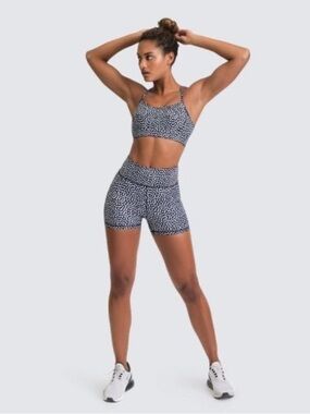 DOYOUEVEN Black speckle short